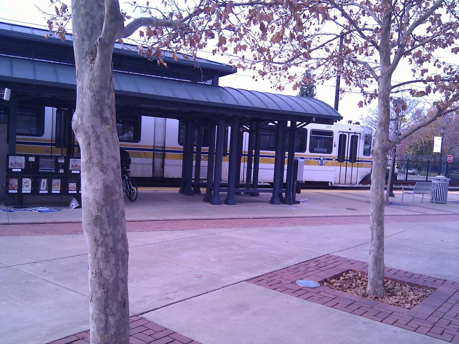 Gold line train