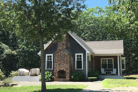 Martha's Vineyard Getaway Cottage