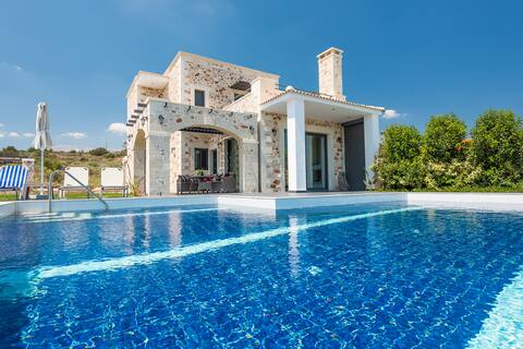 Enid Villa with private pool, bbq and sea view