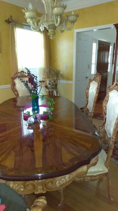 the formal dinning room