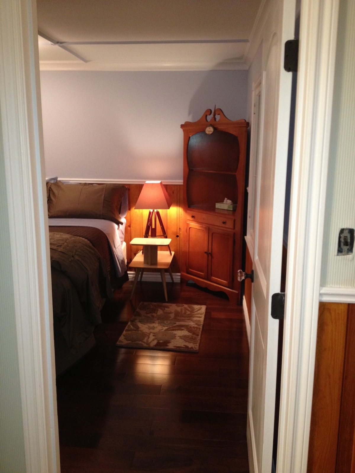 ห้องนอนจากห้องนั่งเล่น