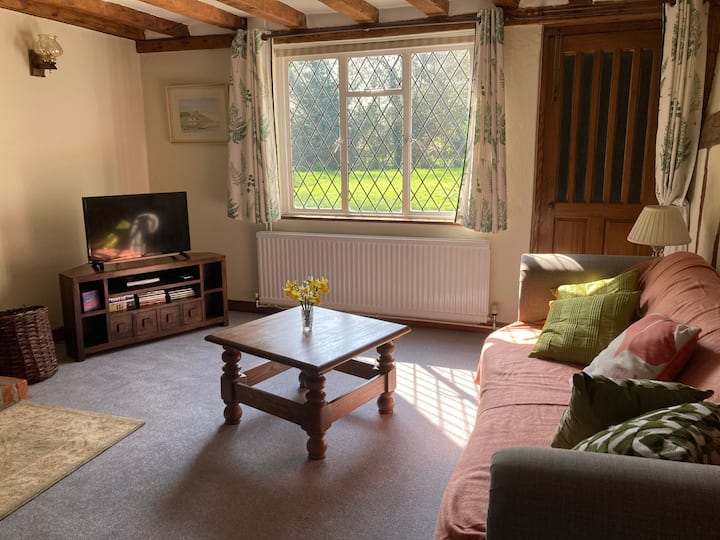 Charming 15th Century Listed 3 Bedroom Cottage - Angleterre