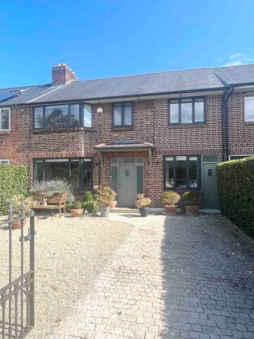 5 bed – 20 minute walk to the Aviva Stadium