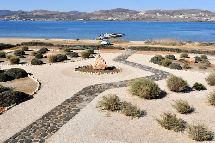 Unique beachfront villa, 5 bedrooms, swimming pool gallery image 5