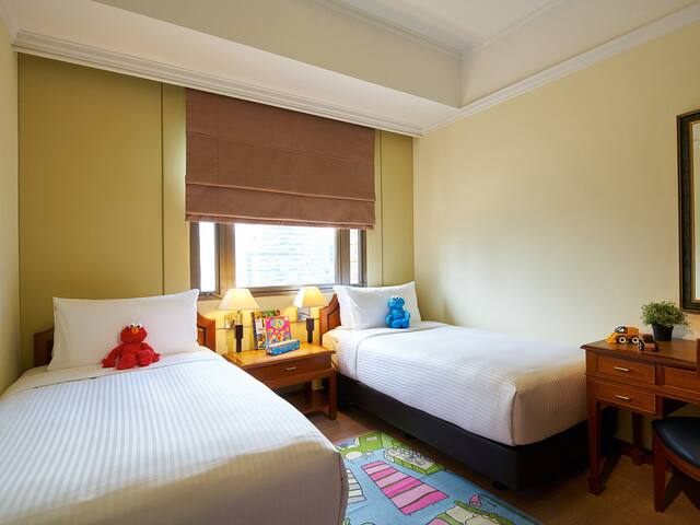 Lovely 3BR Apt in the Heart of Orchard Road gallery image 4