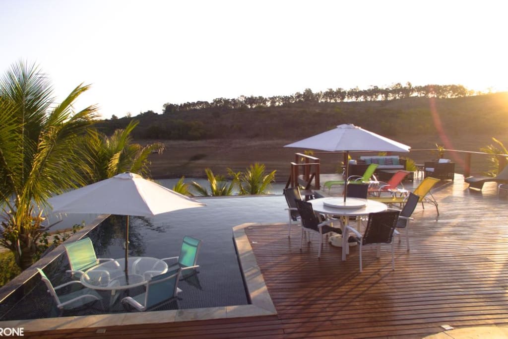 Nossa aérea da piscina