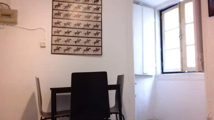 Center Chiado|  Small Flat Clean & Safe - Lisbon
