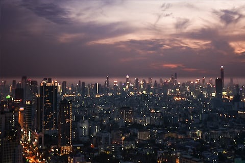 2BR penthouse, on MRT, Crazy view