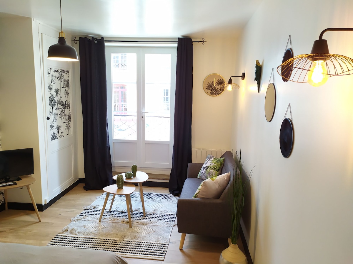 Top Airbnb: Perfect location! 150 m from the sea. in Dieppe