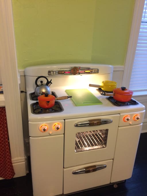Tappan Deluxe gas stove