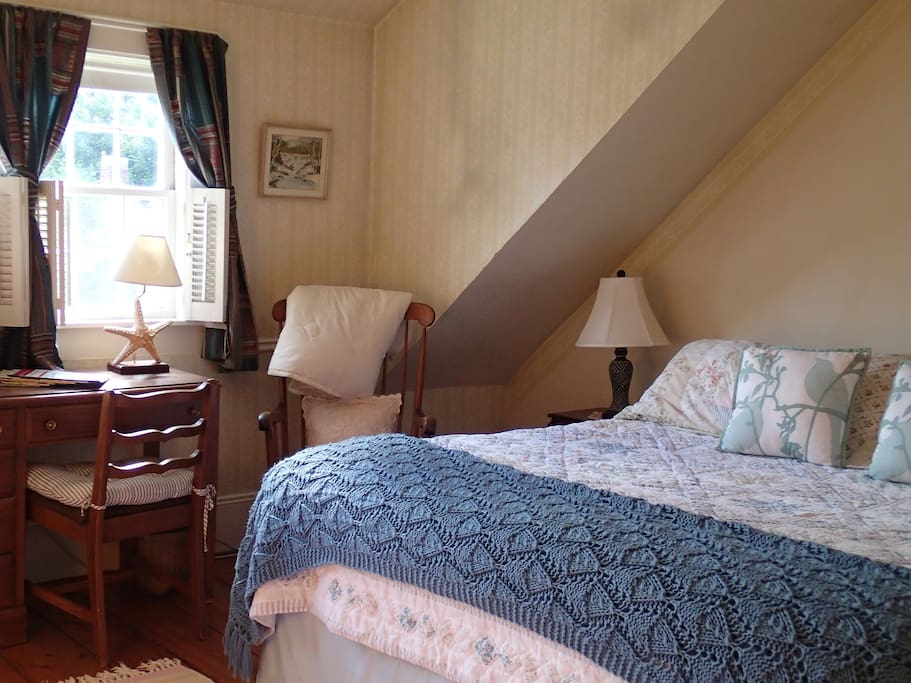 The king bedroom on the 2nd floor gets lots of afternoon sunlight. There is AC during the summer months.