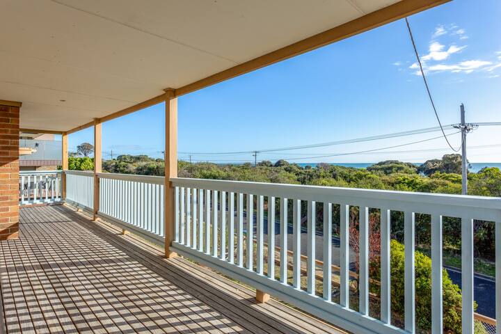 Bayside Bliss | Beach & Spectacular Views | Rye gallery image 4