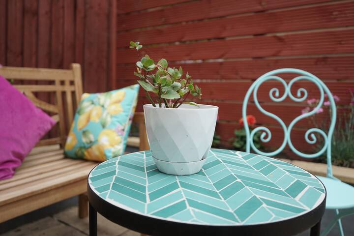 Luxury London House sleeps 13, 2 mins to Metro gallery image 5