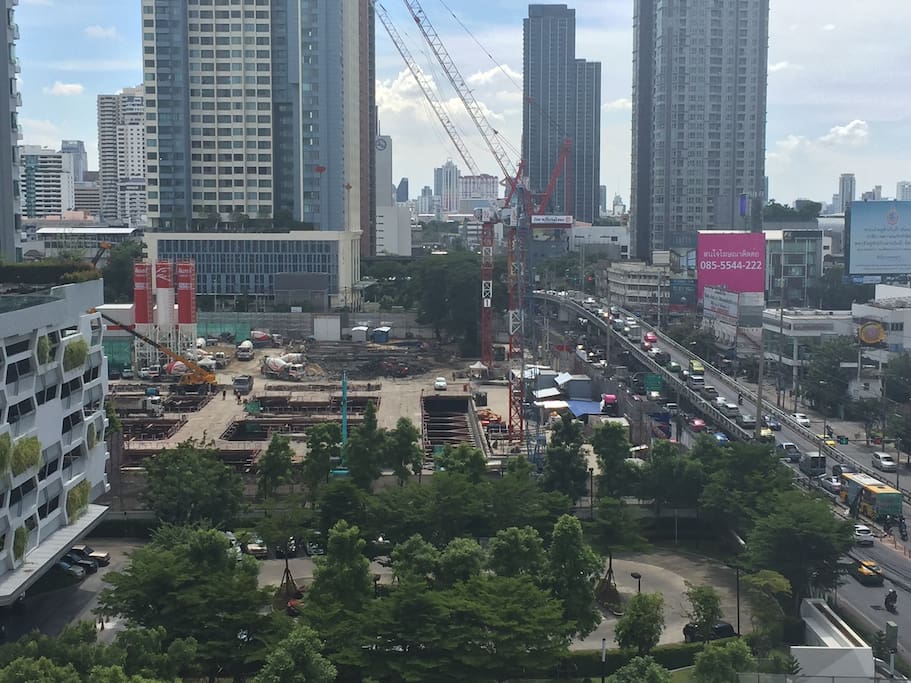 View from Pool to West Side (Asoke)