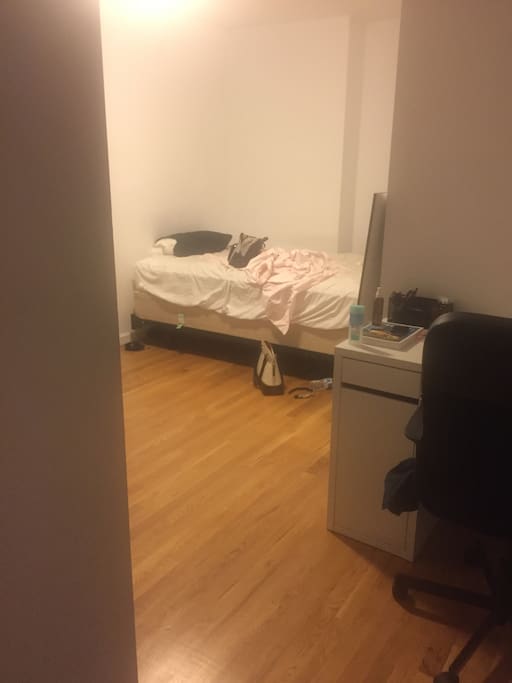 Desk, Bed, Mirror