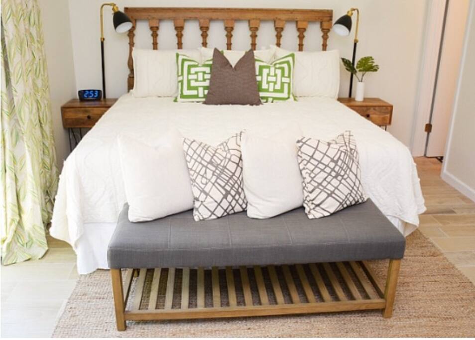 Master bedroom with king bed
Downstairs