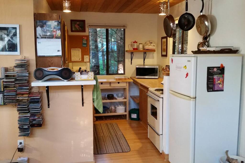 Updated and fully equipped kitchen
