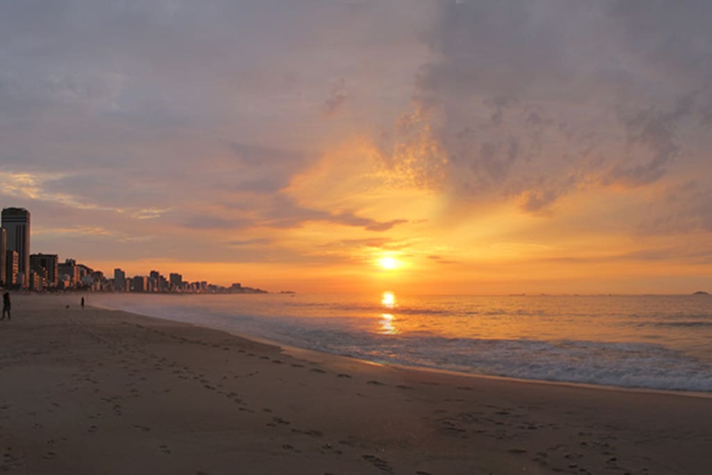Sunset at Leblon's beach!