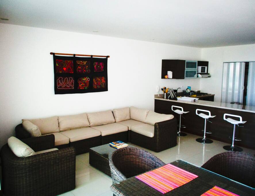 Sala totalmejte equipada