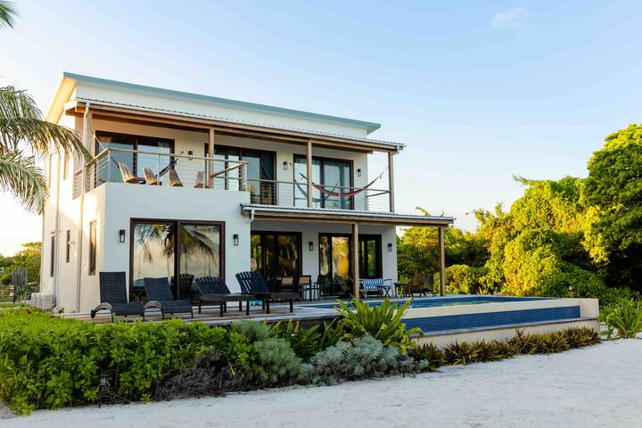 BEACHFRONT PRIVATE PARADISE house w/ pool & cook!