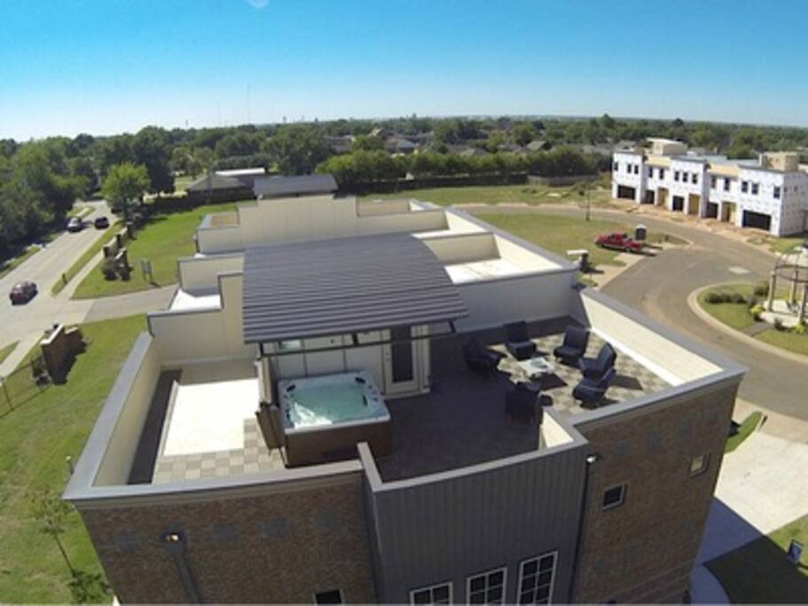 Rooftop deck with hot tub