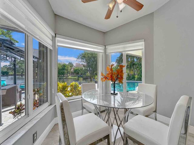 Calm & fun at Jacaranda gallery image 4