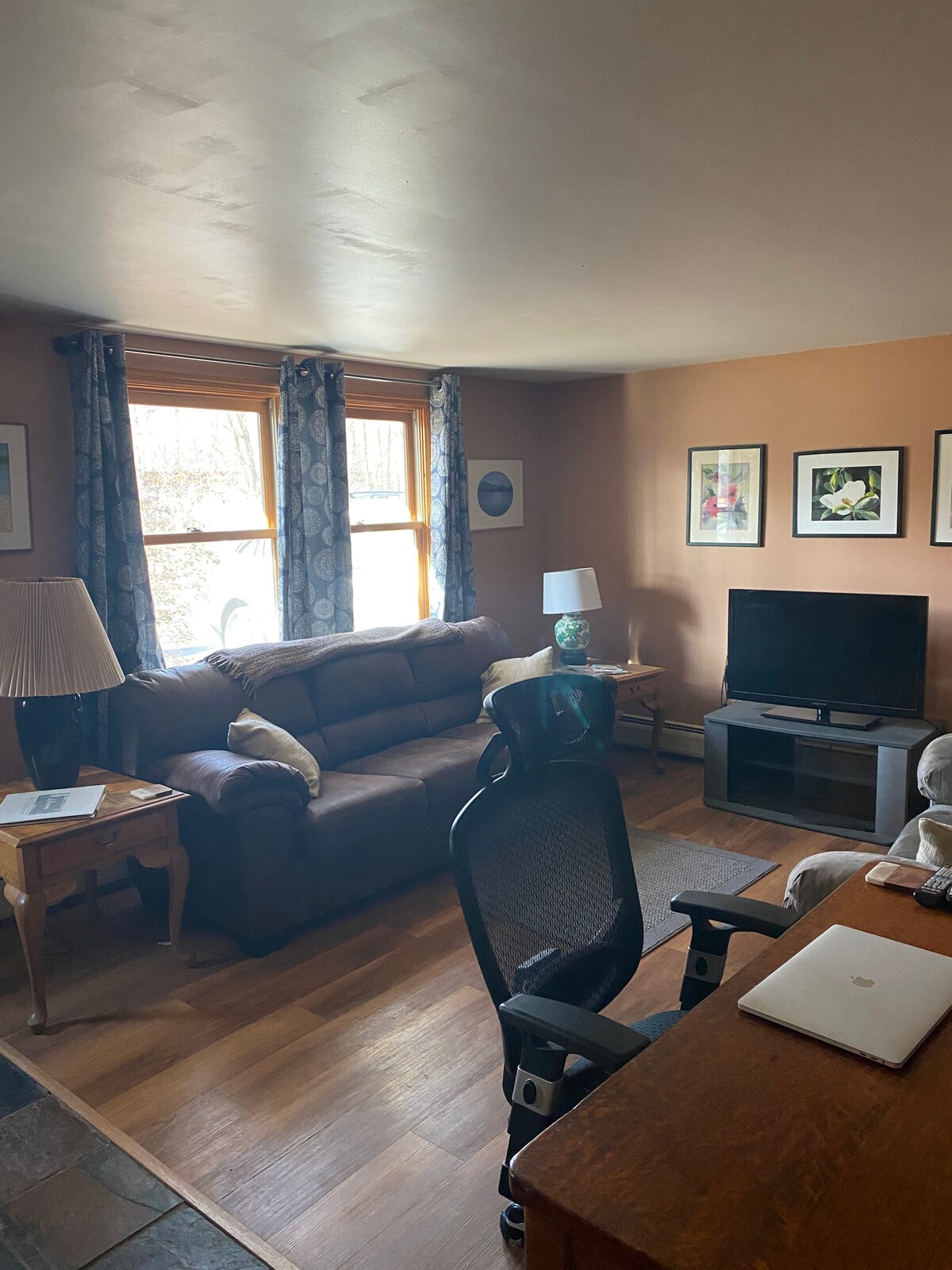 Successful Airbnb property: Enjoy every season in the Lake Champlain Region in Adirondacks