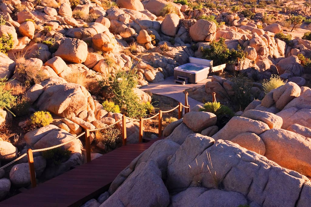 Six person hot tub in the boulders - a stargazer's dream!