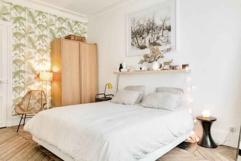 Cosy room with king size bed (180 cm)