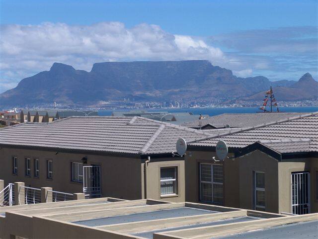 Blouberg Cape Town – Modern 2 bed, 2 bath, garage gallery image 3