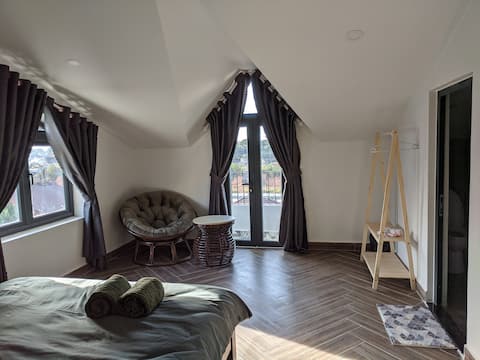 Private rooftop room with balcony & beautiful view