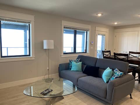 Top Airbnb: Modern Clean Ocean View Suite in North Slope