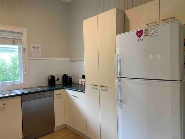 Bella Bulimba gallery image 5