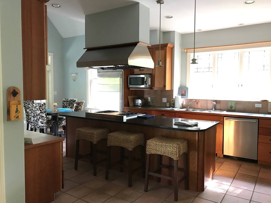 Cooks kitchen with subzero fridge and viking stove