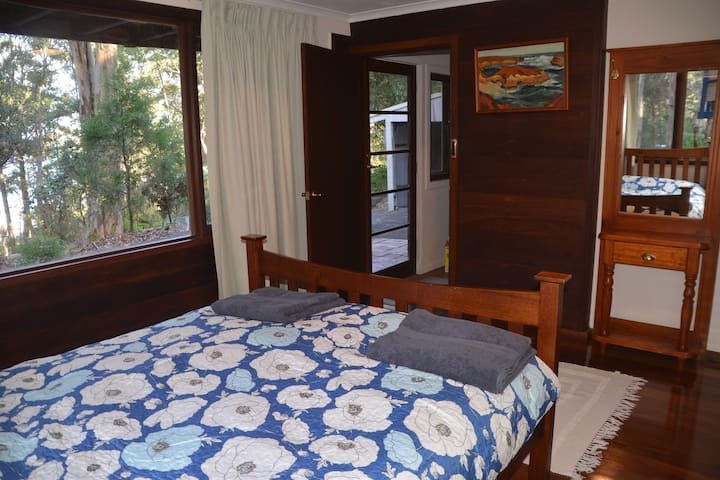 Karri Canopy Retreat - relax amongst the trees