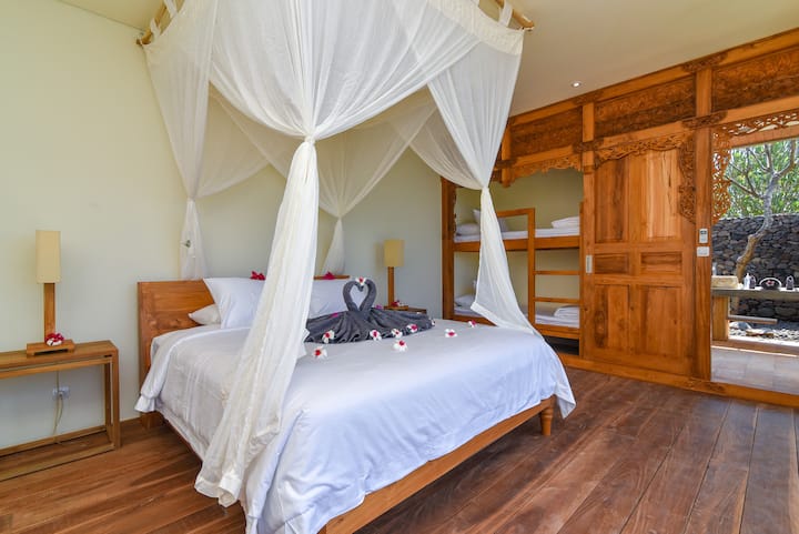 Основна спалня с баня на открито