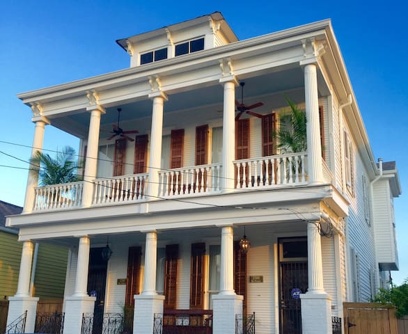 Marigny Manor Near French Quarter, 5-Star Rating