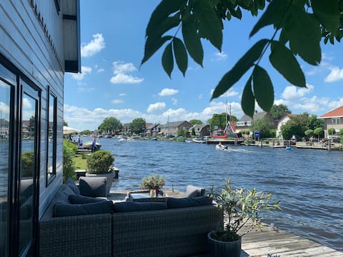 Holiday home at the water near Amsterdam/boat rent