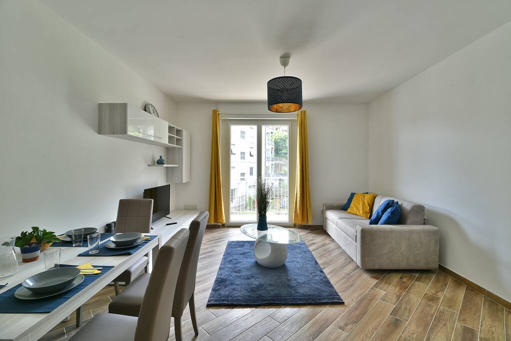 Soggiorno con balcone