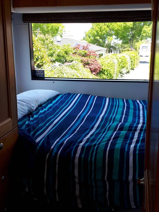 Very very comfortable queen bed