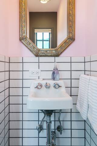 Pool, Privacy, Amazing Views & Office. 2 BR House. gallery image 5