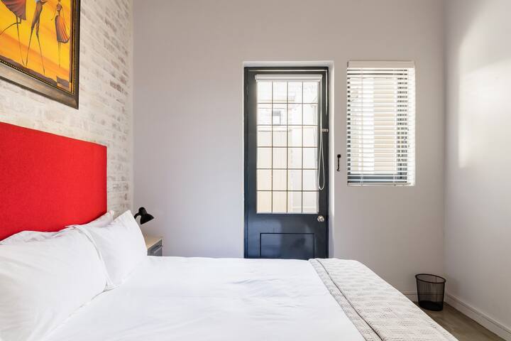 The Duke Corner Suite, Five Minutes From The CBD gallery image 3