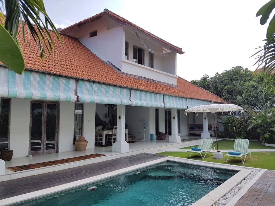 2 floors villa with a yard and private pool