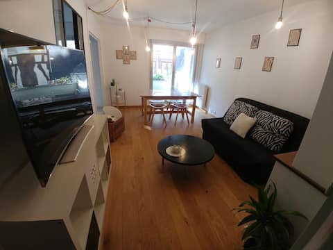 Top Airbnb: Lovely apartment in the hypercenter with parking in C.H.U.R. / Place Saint Marc / Martainville / Croix De Pierre / Saint Nicaise