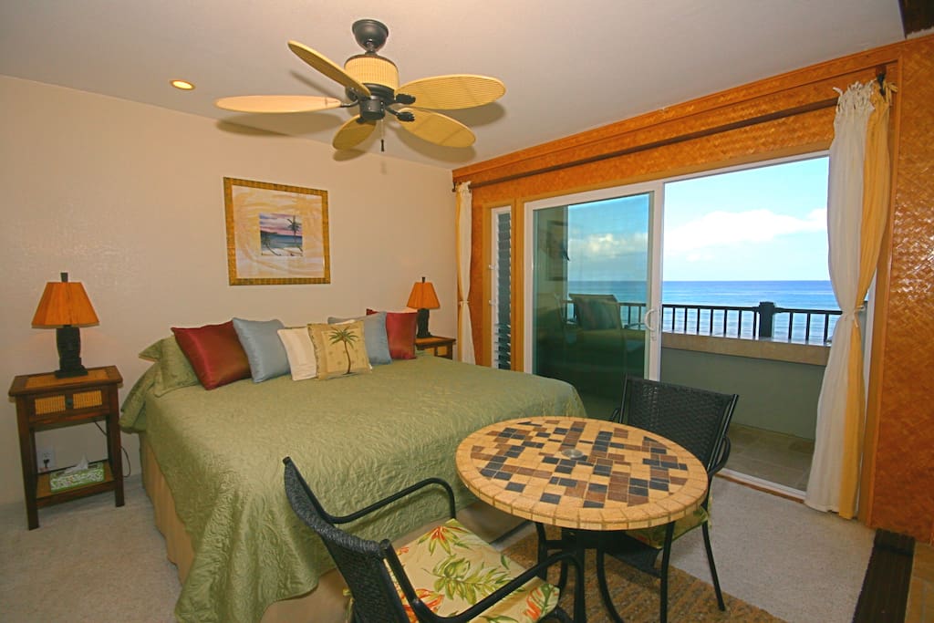 Oceanfront bedroom with king size bed!