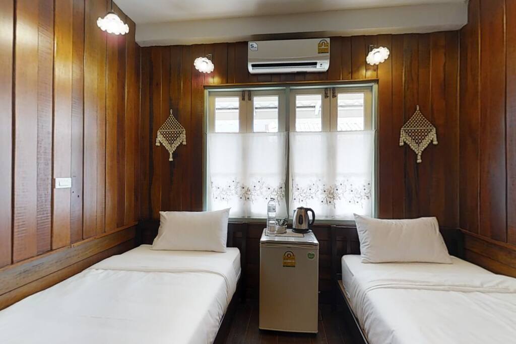 Twin room on the 2nd floor