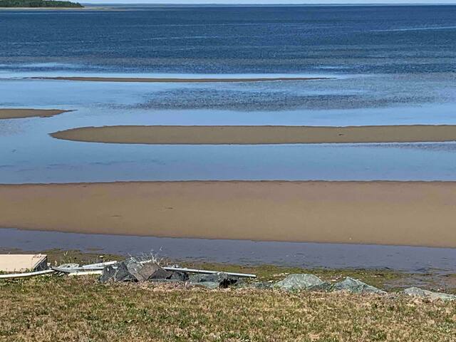 Beach House on Miramichi Bay gallery image 2