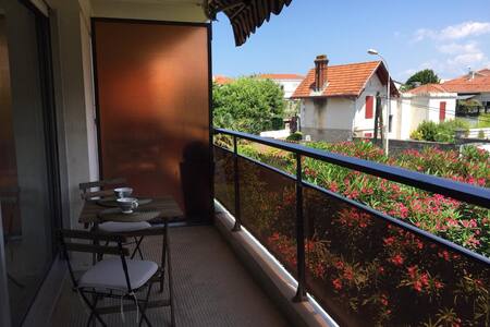 Beau studio au centre et à 10min de la plage