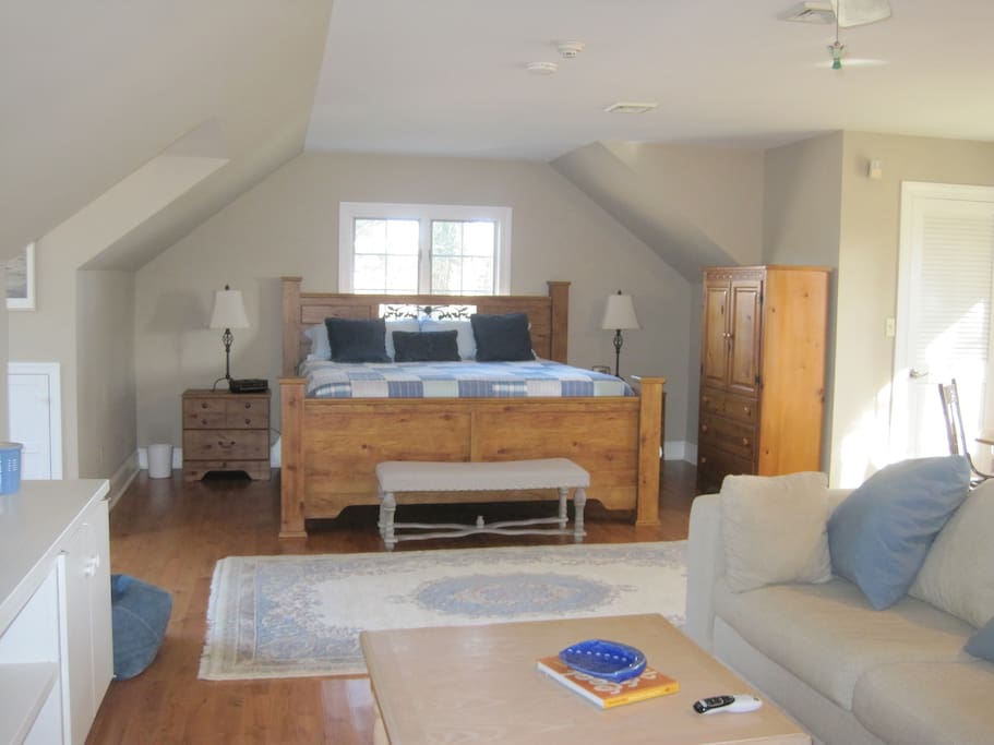 Sleeping area - king size bed