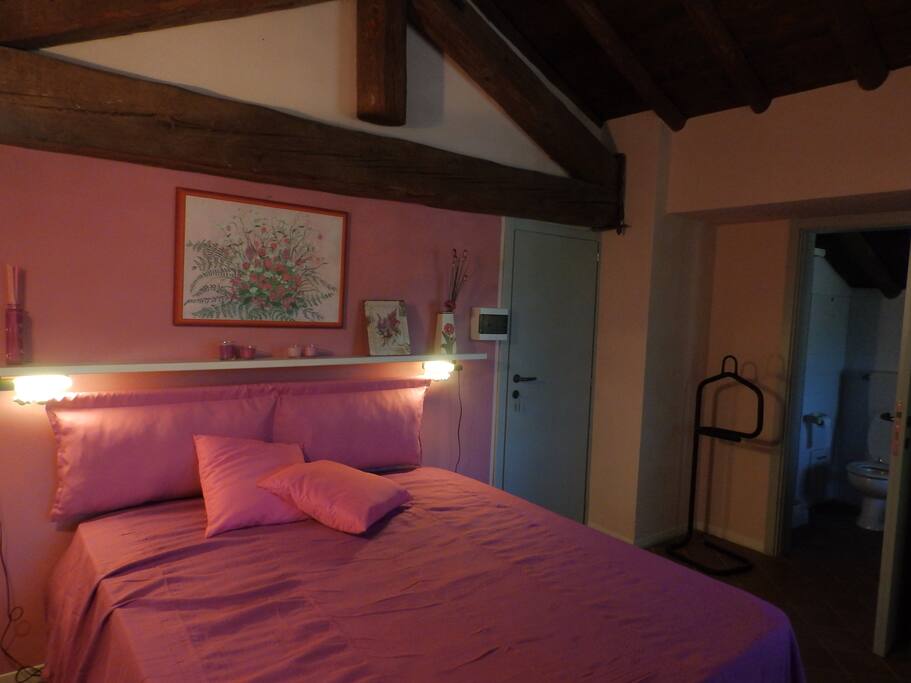 camere fucsia o delle orchidee selvatiche